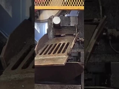 Video uji memotong baja pada peralatan Amada